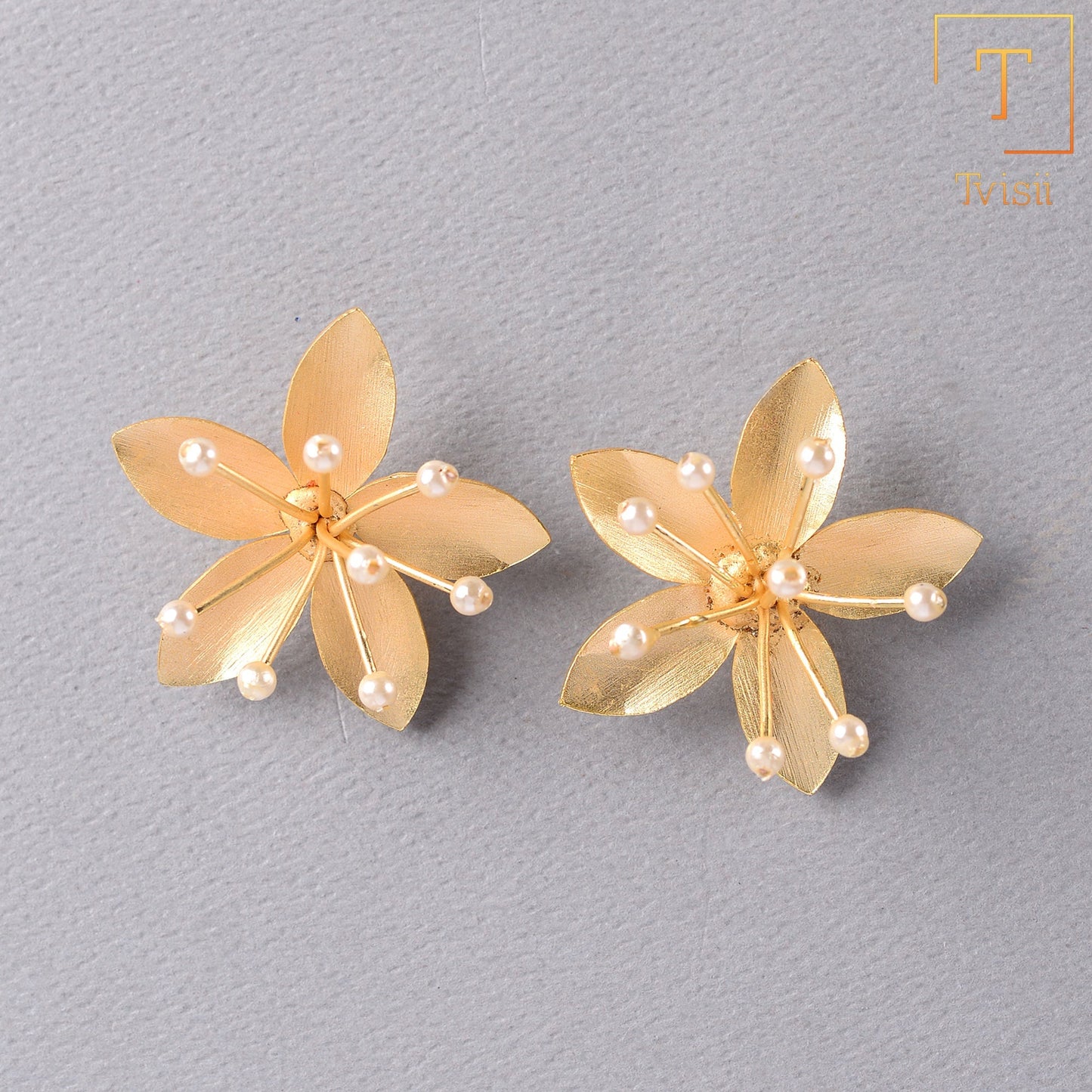 Sarika- Golden Stud Earrings