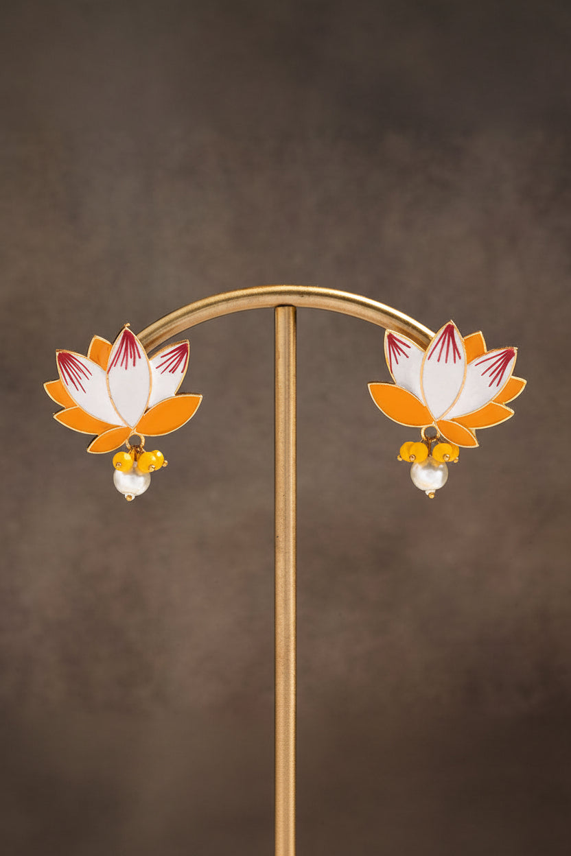 Kiyona – Hanging Pearl Stud Earrings