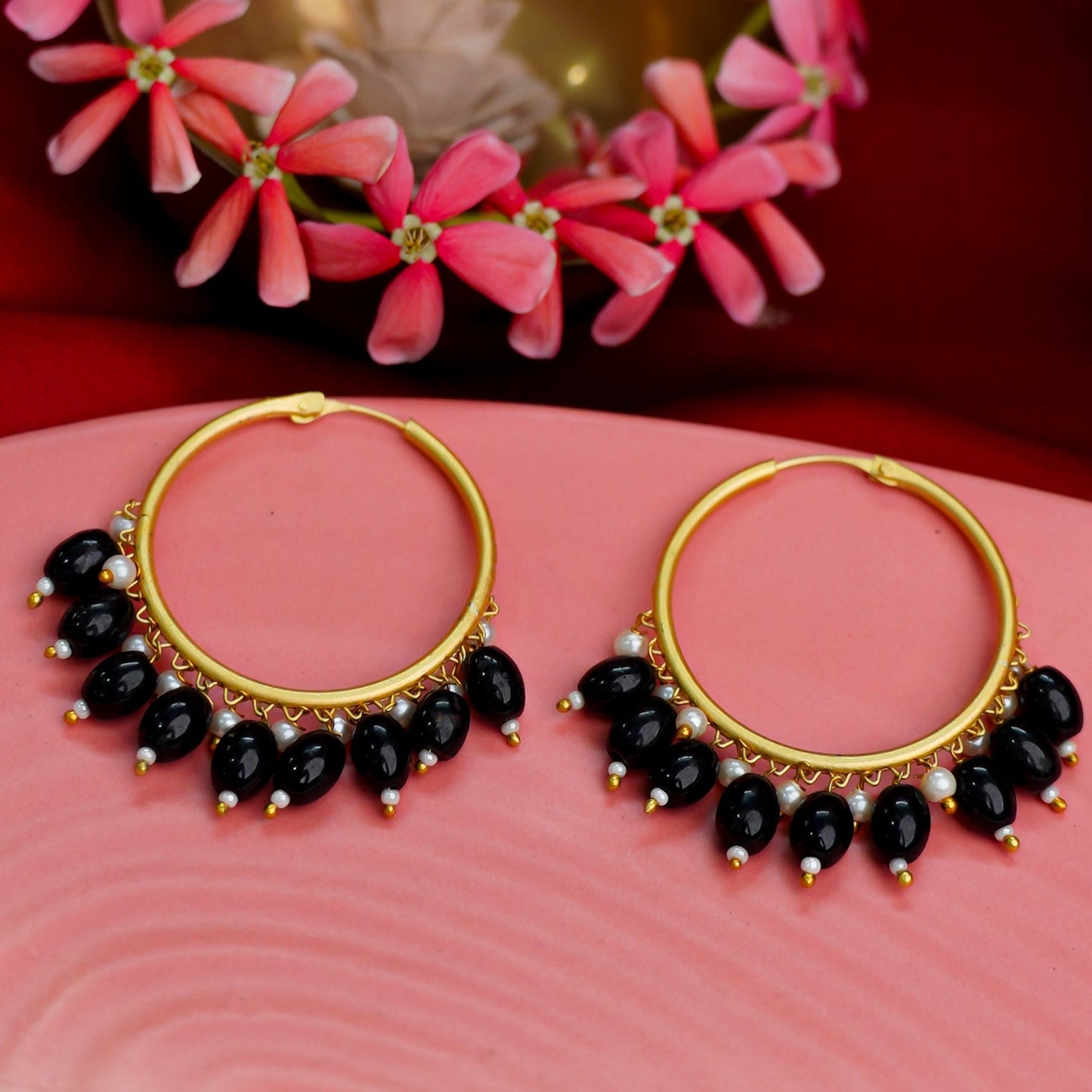 Zoya- Hanging Pearl Hoops Earrings(Black)