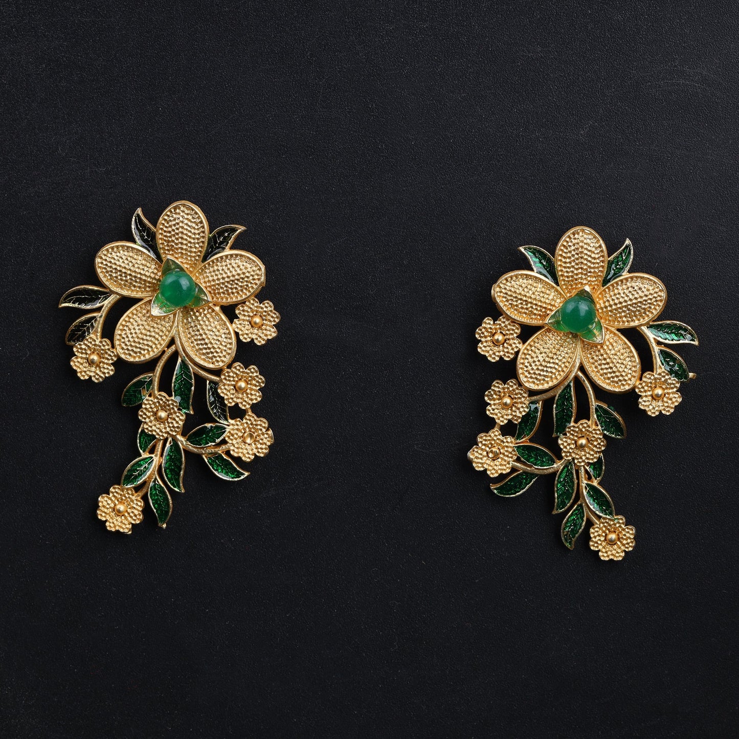 Pranavi- Stone Studded Golden Stud Earrings