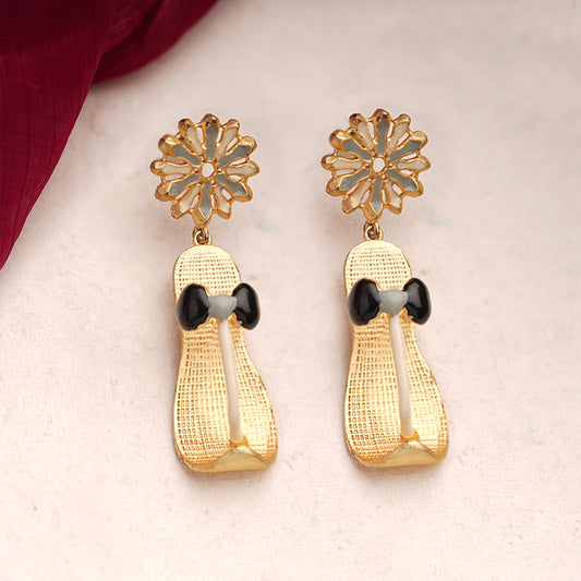 Amaira- Golden Dangler Earrings