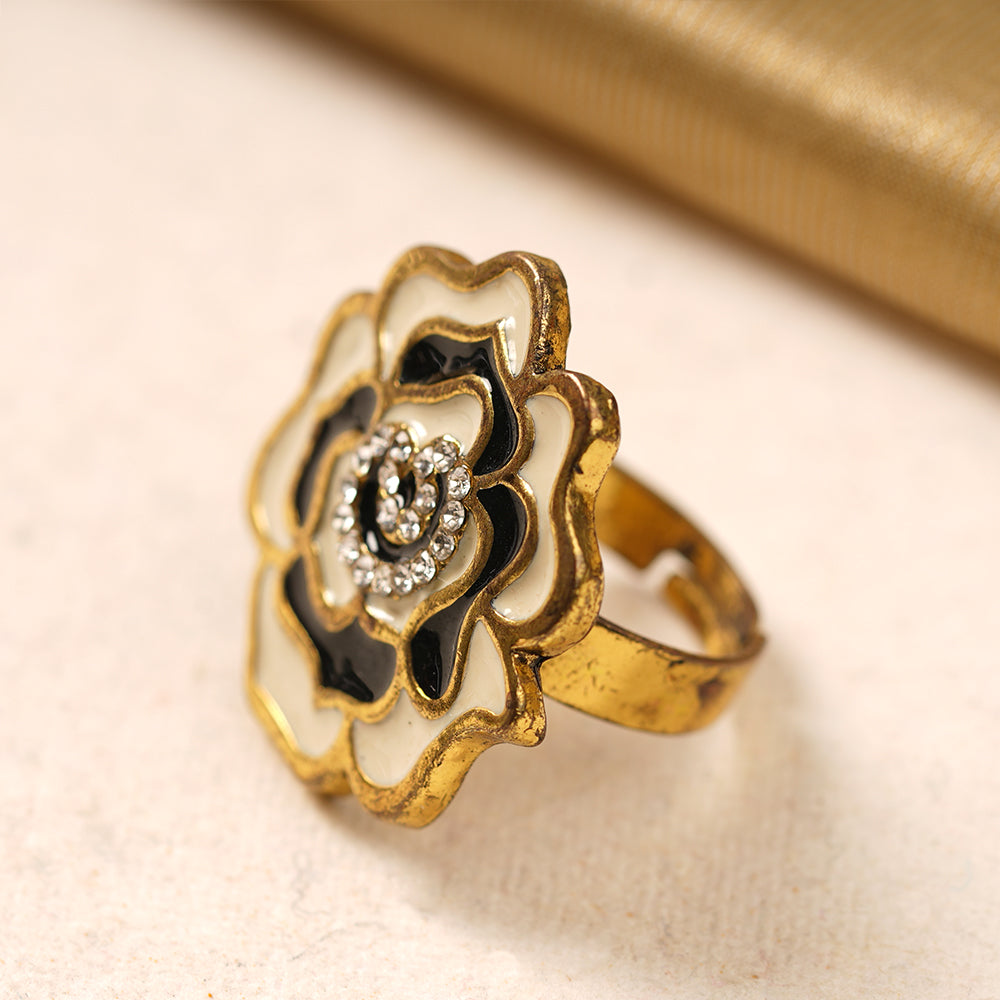 Abhira-Golden Framed Adjustable Ring(Multicolor- White and Black)
