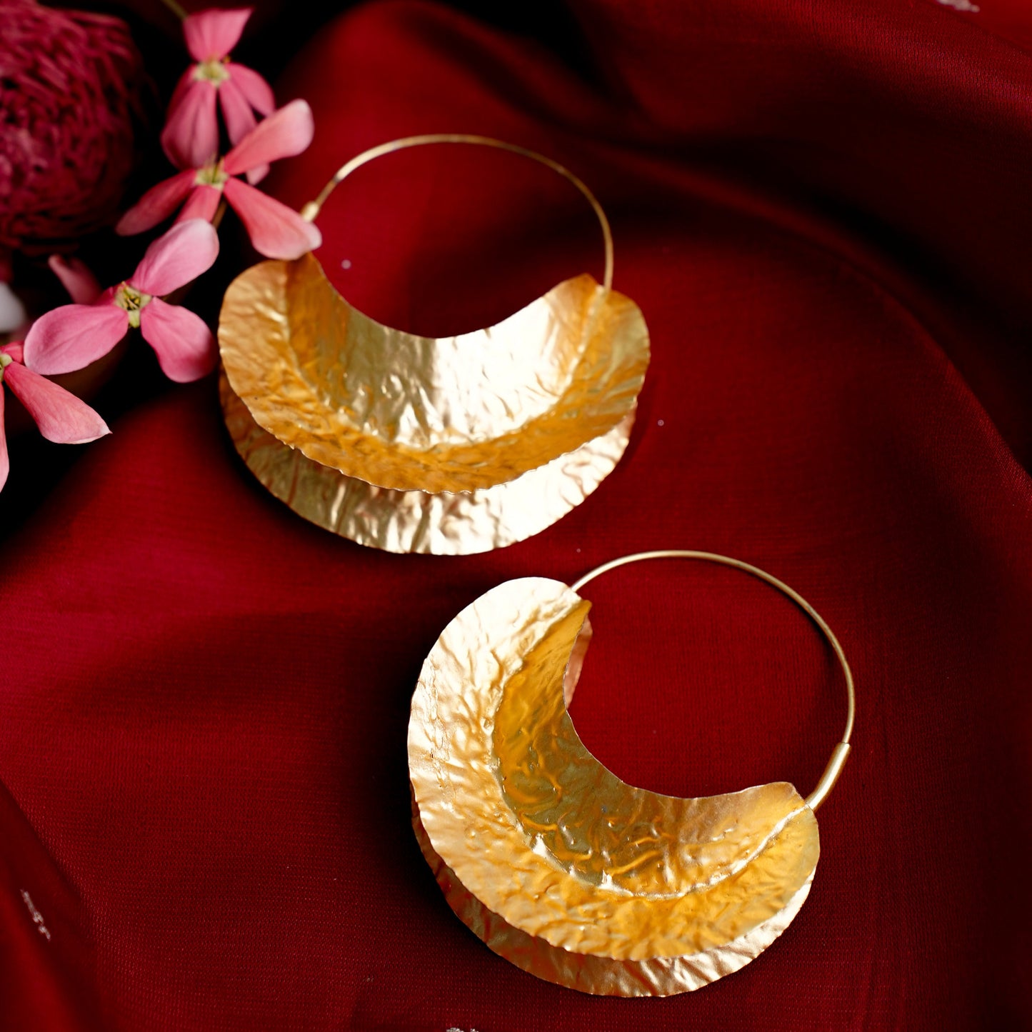 Saanvi- Golden Hoops Earrings
