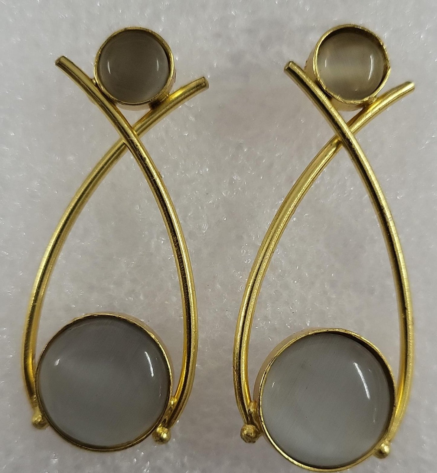 Anika- Stone Studded Golden Frames Dangler Earrings(Gray)
